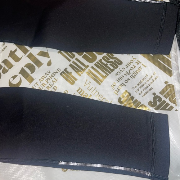 BNWOT LuLuLemon ❄️Winter❄️First Mile Tech Leggings. Solid Black. Sz 8 - Picture 4 of 12